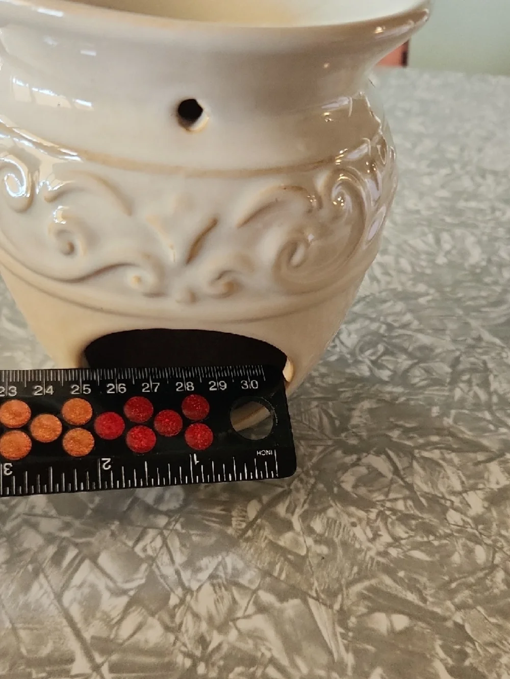 Yankee Candle Cream Decorative Ceramic Warmer with Scroll Motif